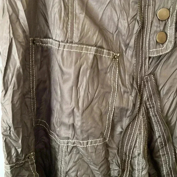 STYLE Women’s Skirt Size Small - Metallic Gray Color - Picture 5 of 10